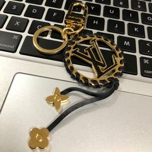 Pre-owned LV VERY BAG CHARM AND KEY HOLDER